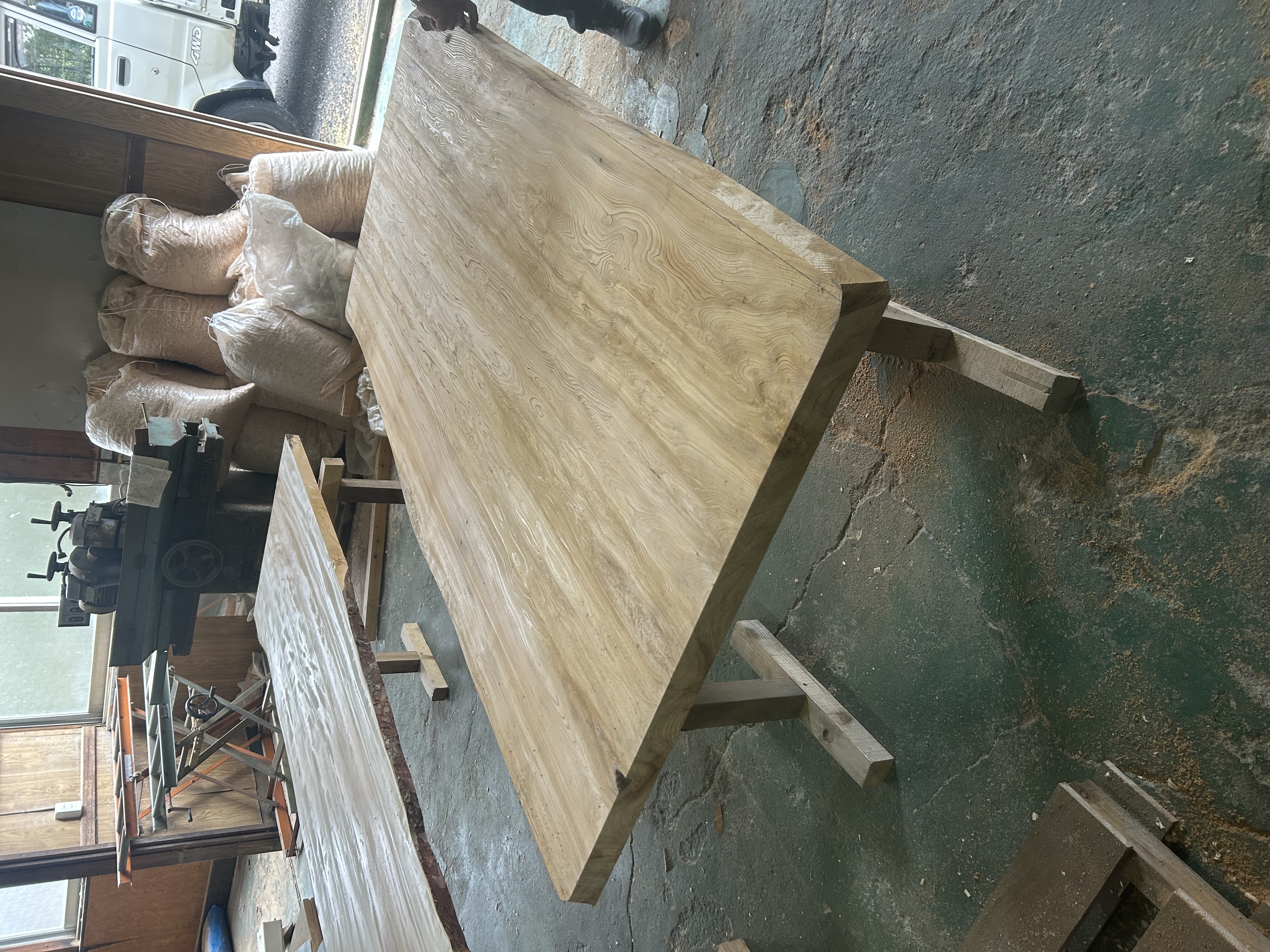 屋久杉のテーブル 画像